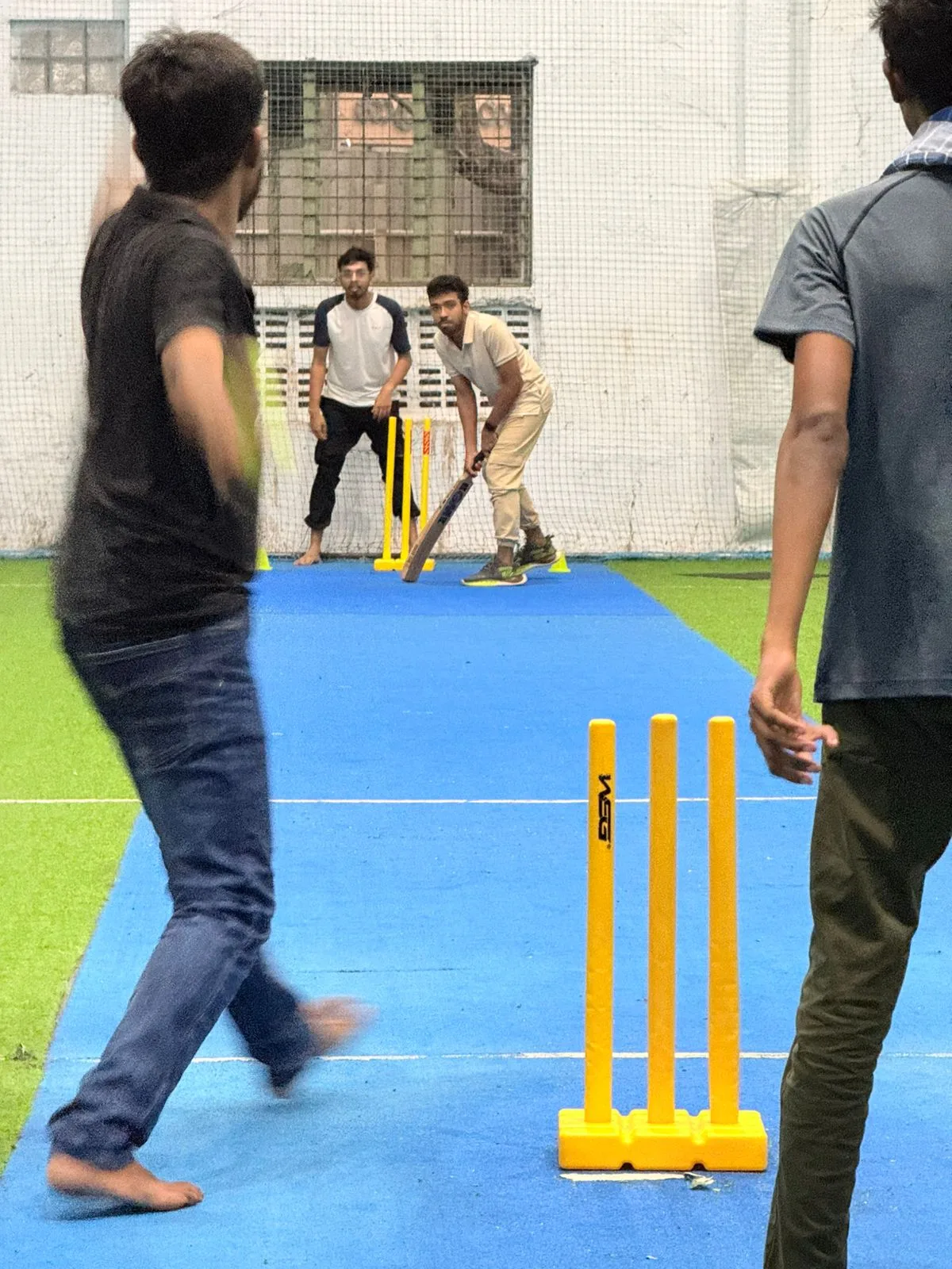 Indoor-cricket-04